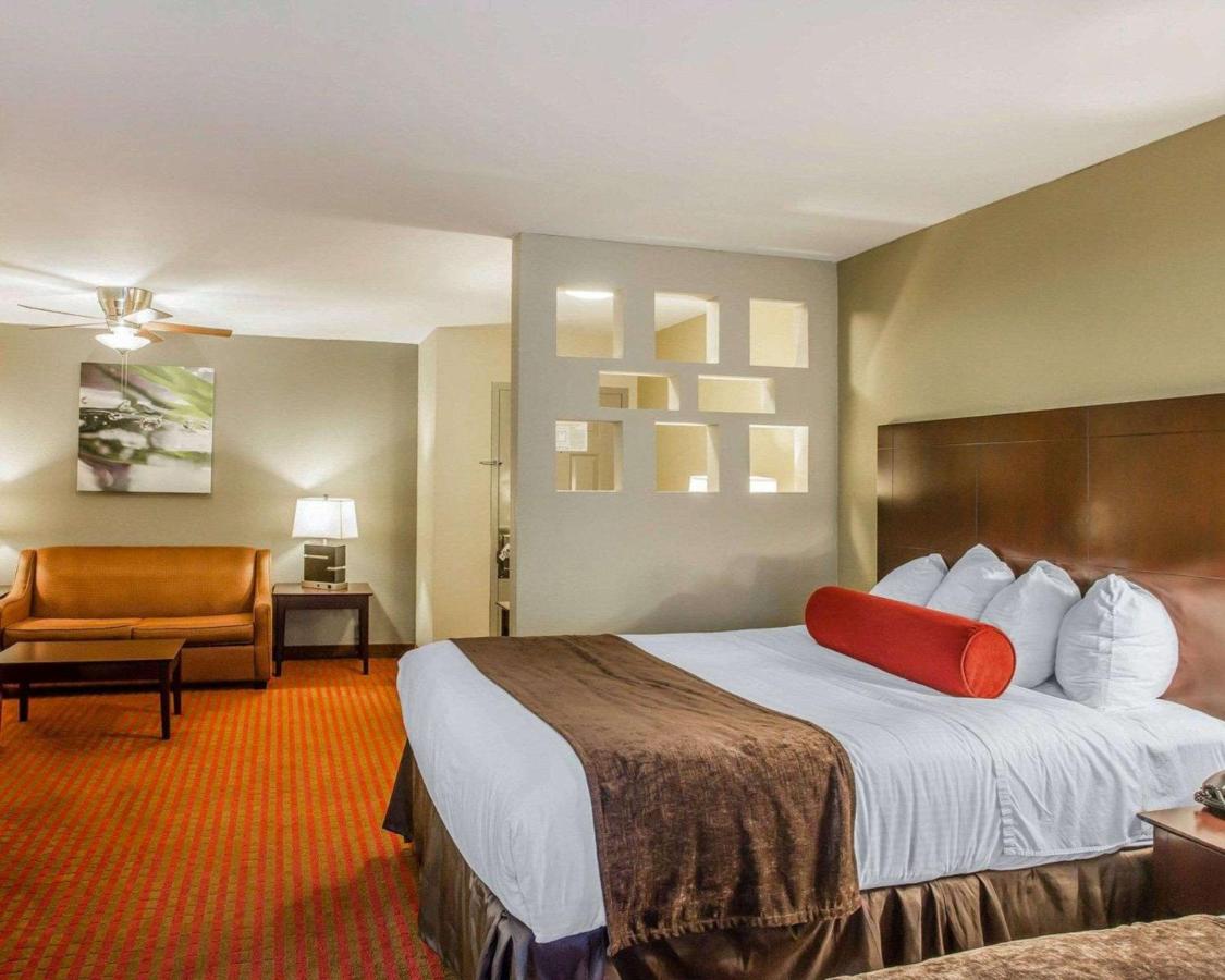 Queen Suite with Two Queen Beds - Non-Smoking at Quality Suites Nashville Airport