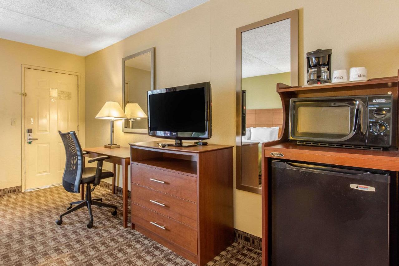 Superior King Suite - Non-Smoking at Quality Inn Lebanon