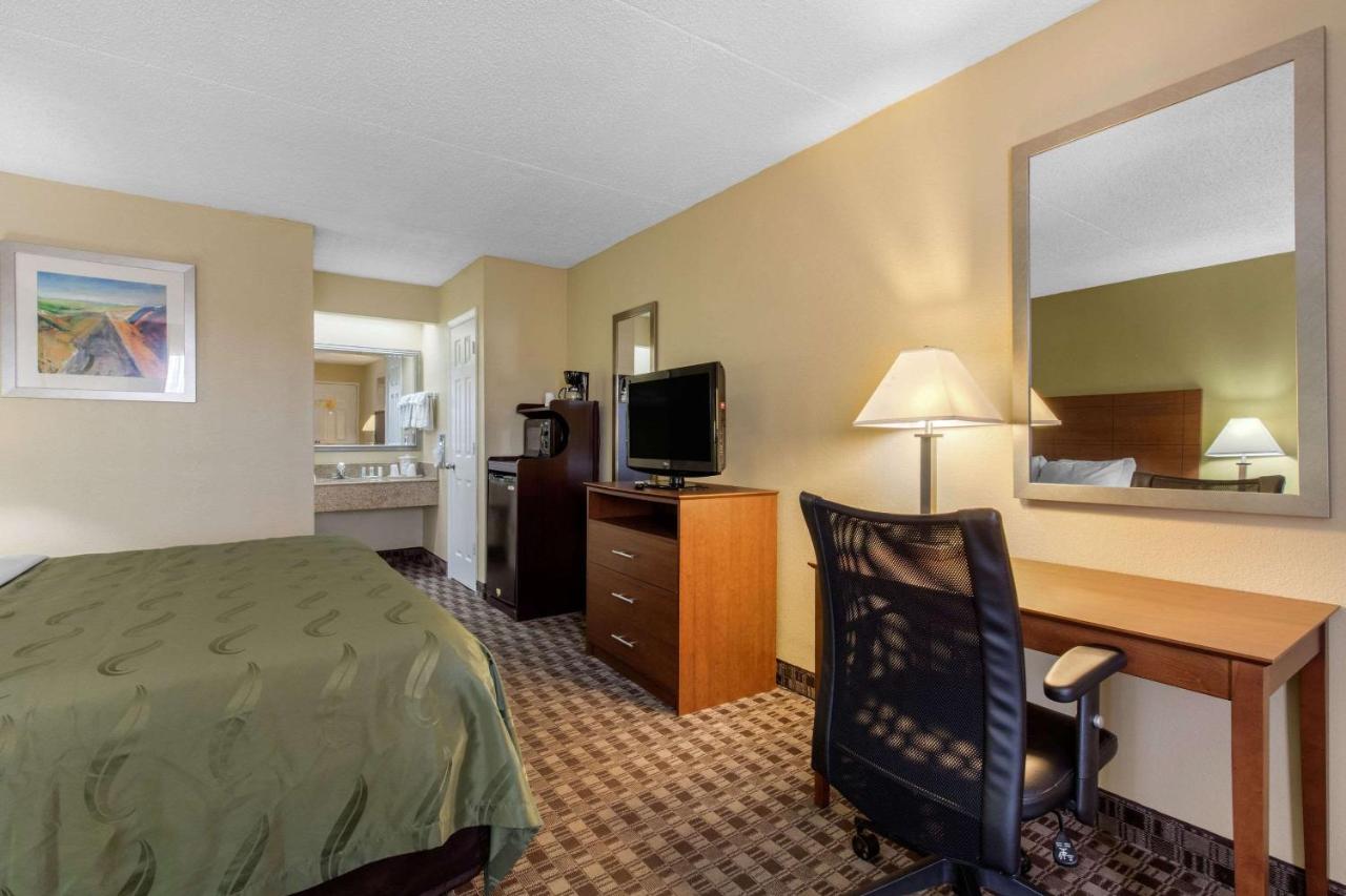 King Room - Non-Smoking at Quality Inn Lebanon