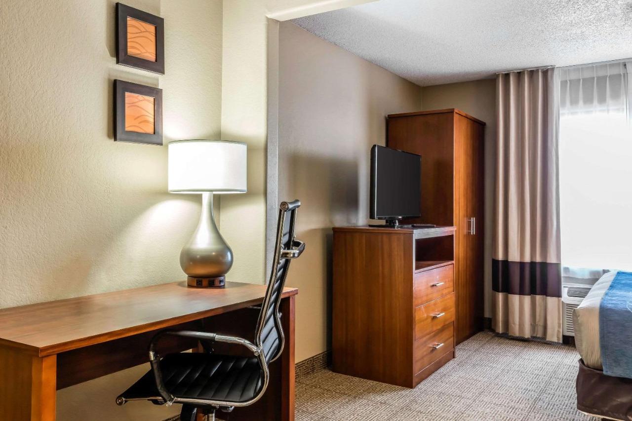 King Suite with Spa Bath at Comfort Inn & Suites Airport - American Way