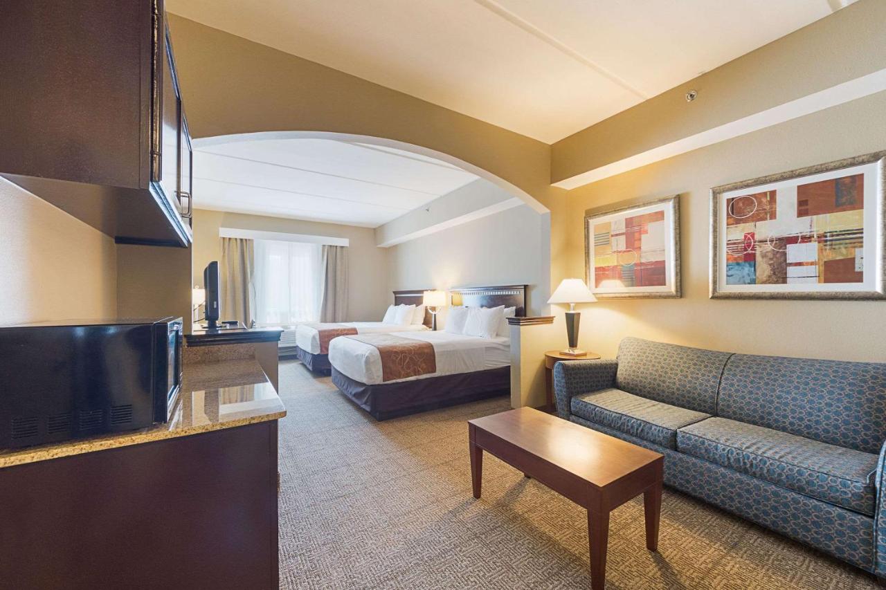 Room #49185611 at Comfort Suites Beachside
