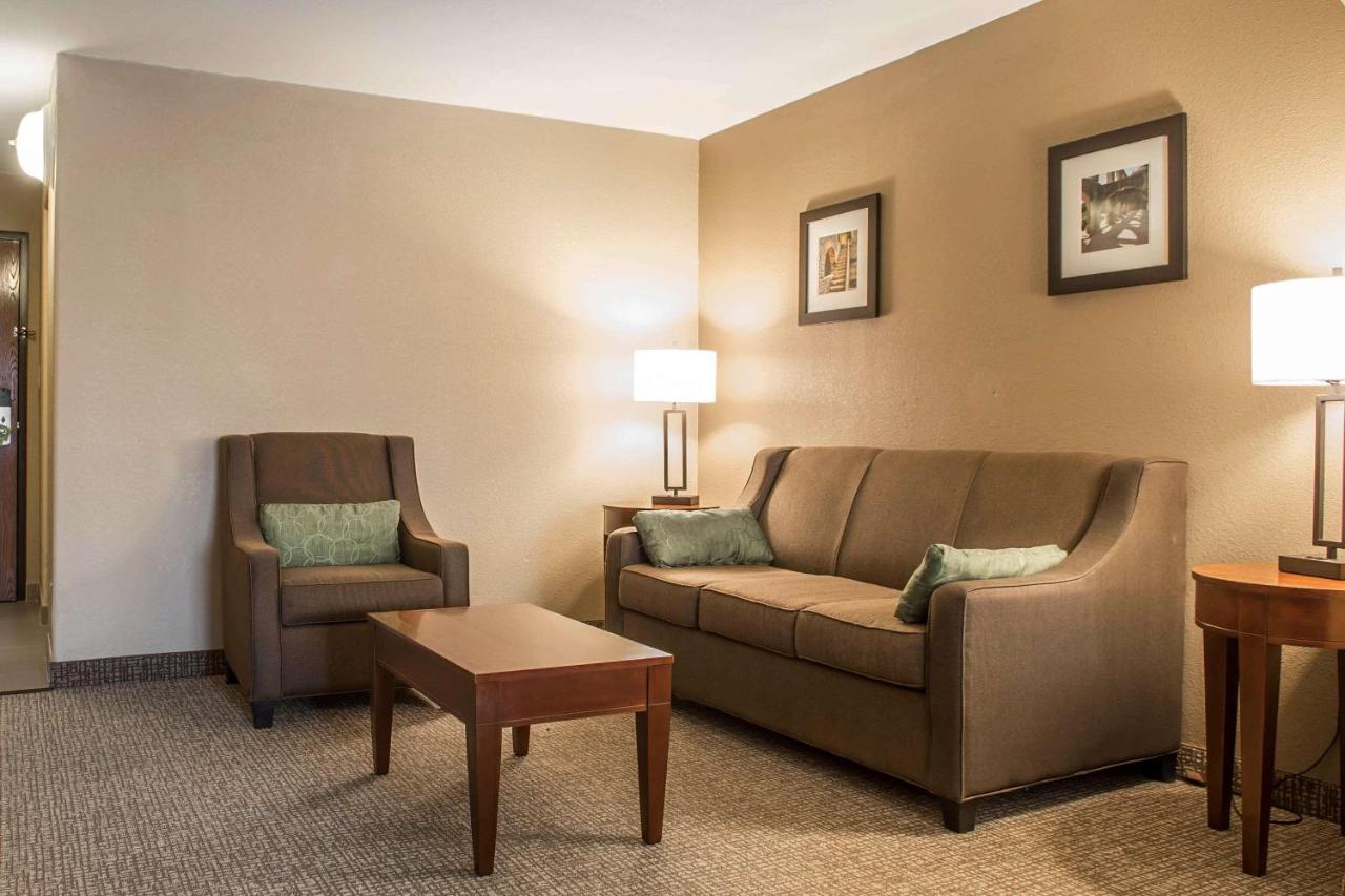King Suite - Non-Smoking at Comfort Inn Edinburg South