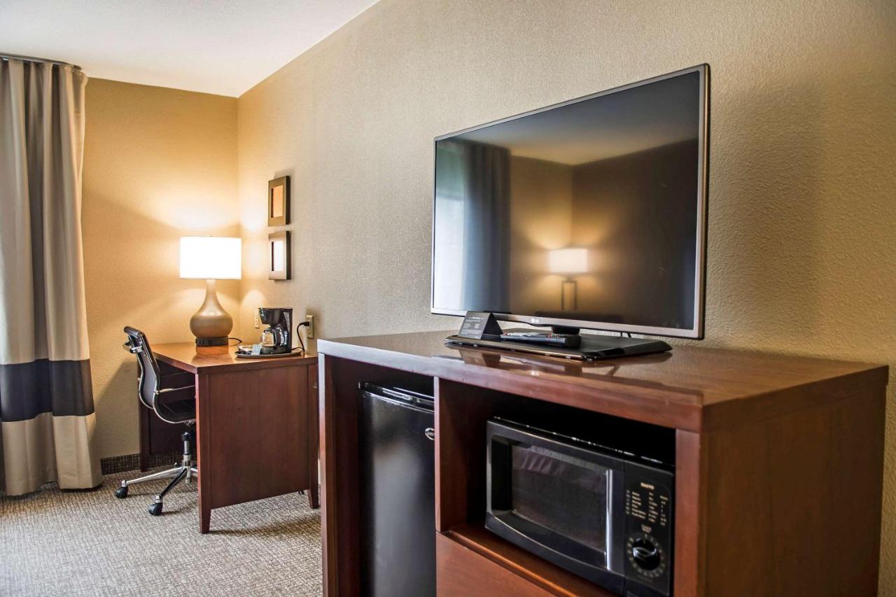 Queen Room with Two Queen Beds - Non-Smoking at Comfort Inn Edinburg South