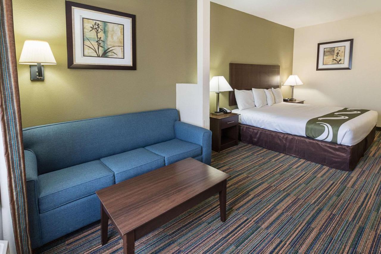 King Suite - Disability Access/Non-Smoking at Quality Suites Temple I-35