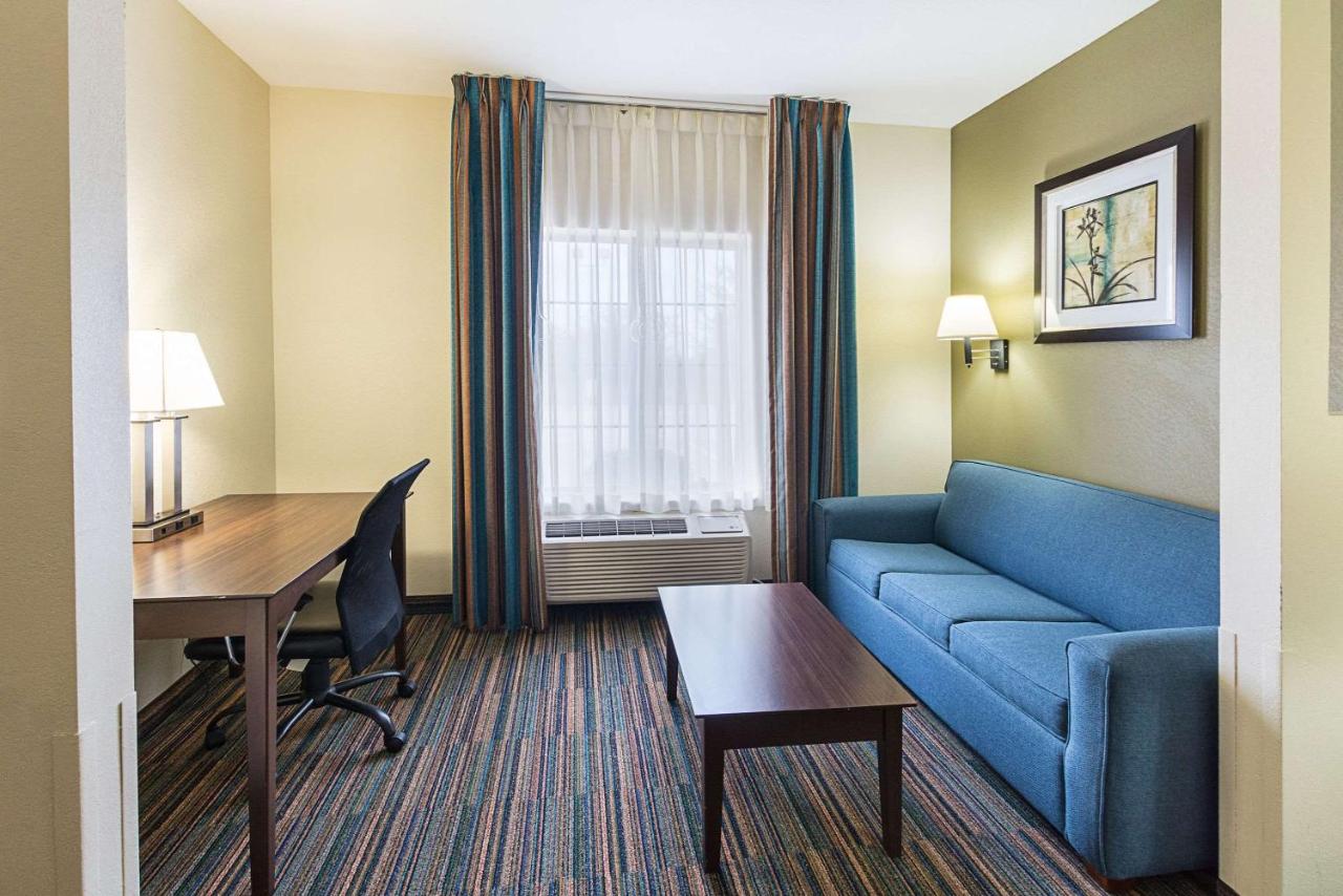King Suite - Disability Access/Non-Smoking at Quality Suites Temple I-35