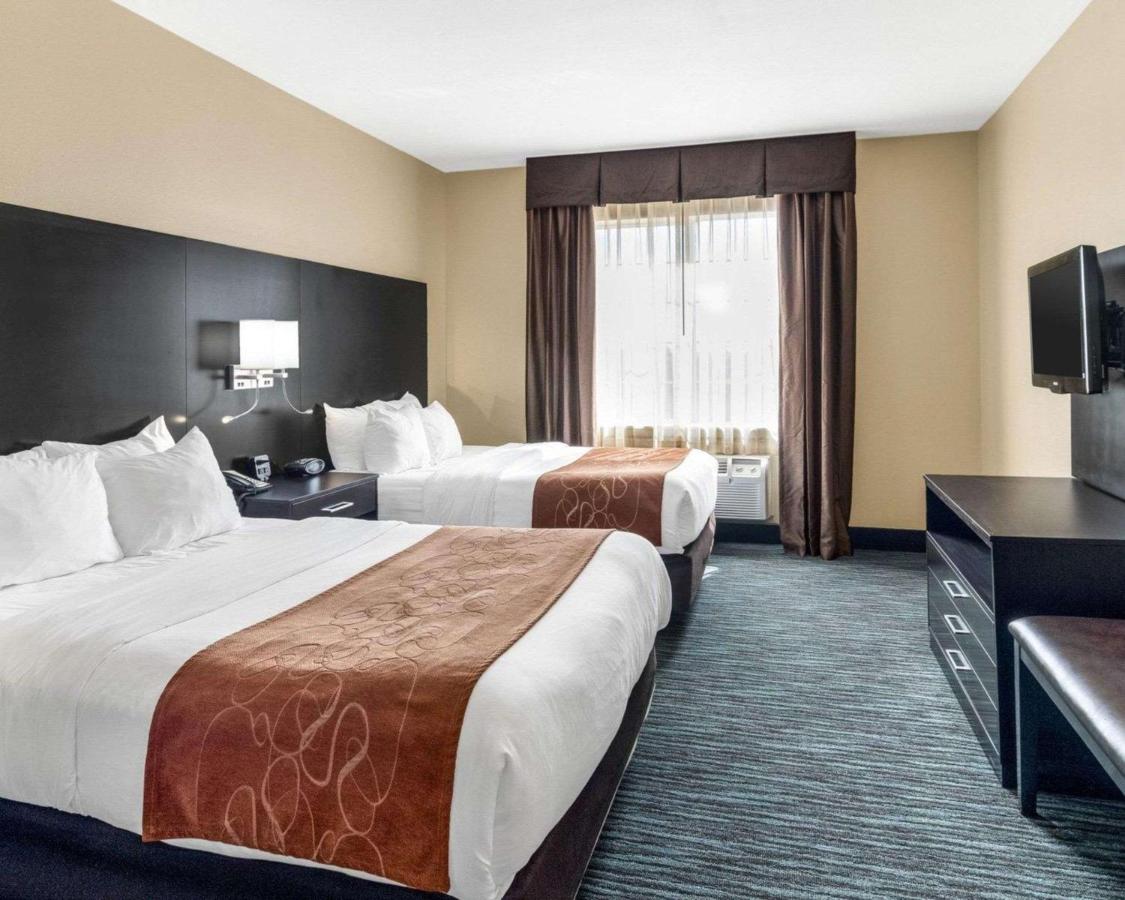 Queen Suite with Two Queen Beds and Accessible Tub - Accessible/Non-Smoking at Comfort Suites Odessa near University