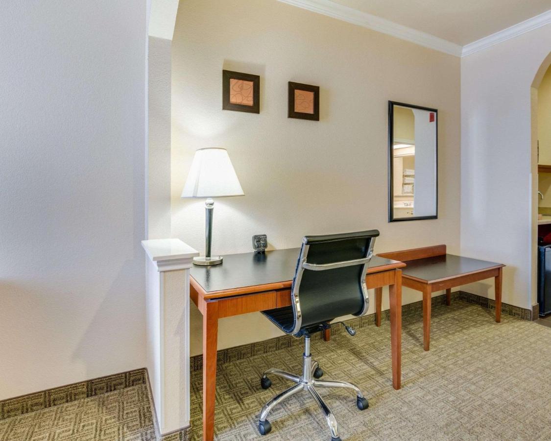 King Suite with Sofa Bed - Non-Smoking at Comfort Suites Deer Park Pasadena