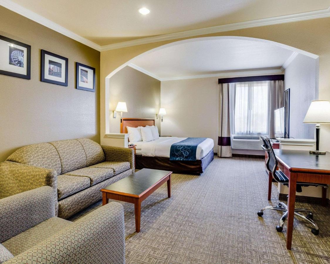King Suite with Sofa Bed - Non-Smoking at Comfort Suites Deer Park Pasadena