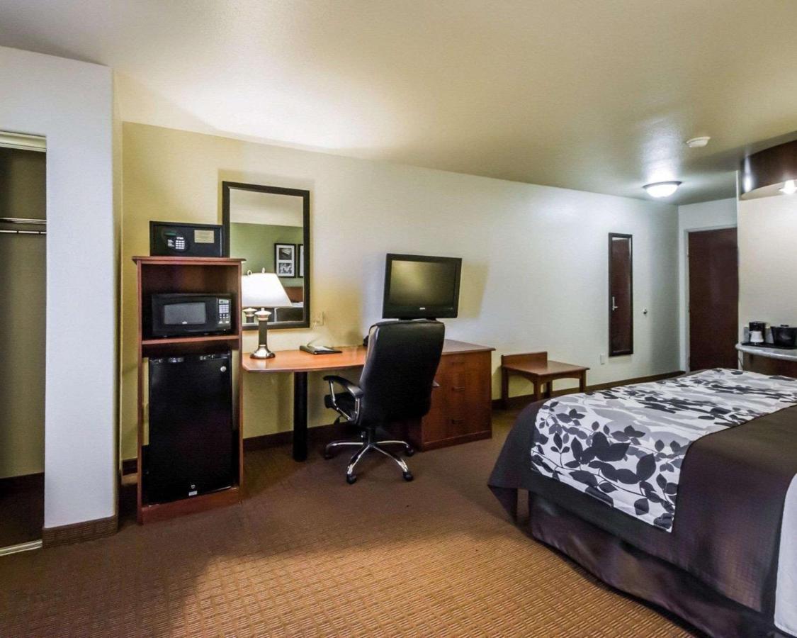 King Room - Non-Smoking at Sleep Inn & Suites Shamrock