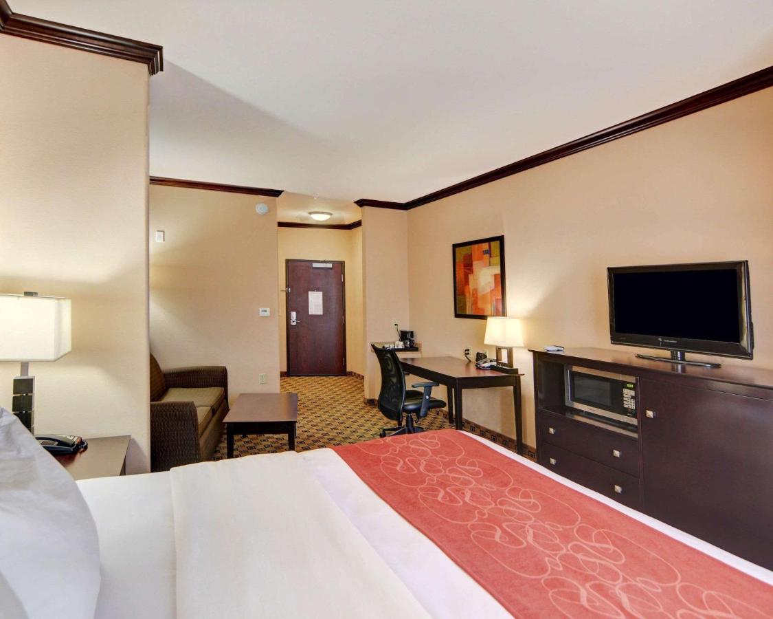 King Suite - Non-Smoking at Comfort Suites Kilgore