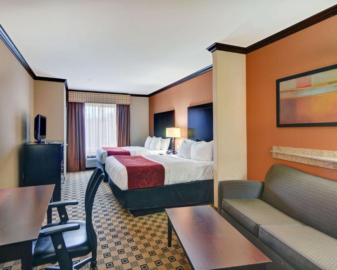 Queen Suite - Disability Access/Non-Smoking at Comfort Suites Kilgore