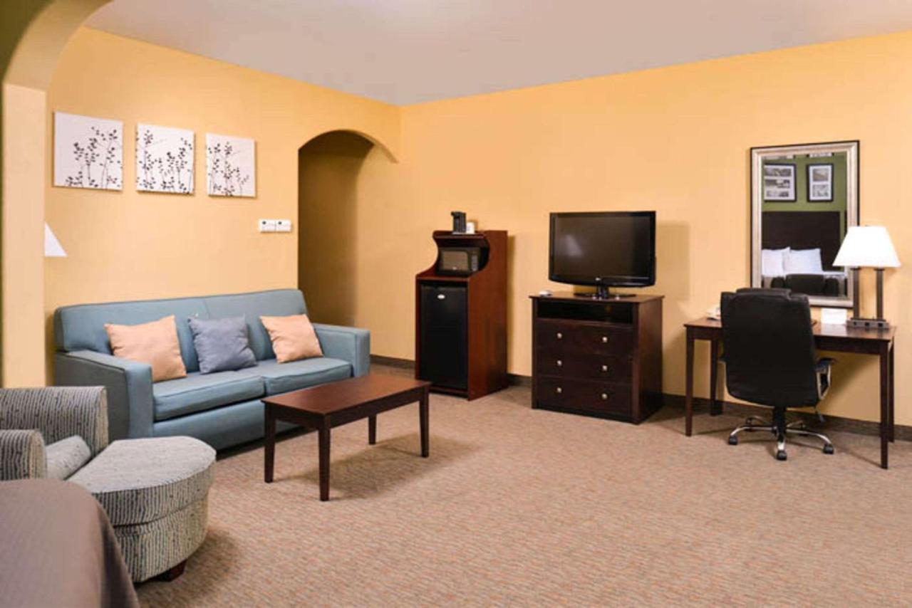 Suite with Sofa Bed at Sleep Inn & Suites Downtown Houston Near Convention Center