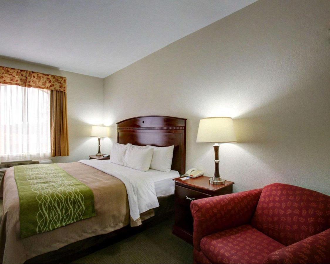 King Room - Non-Smoking at Quality Inn Rockdale