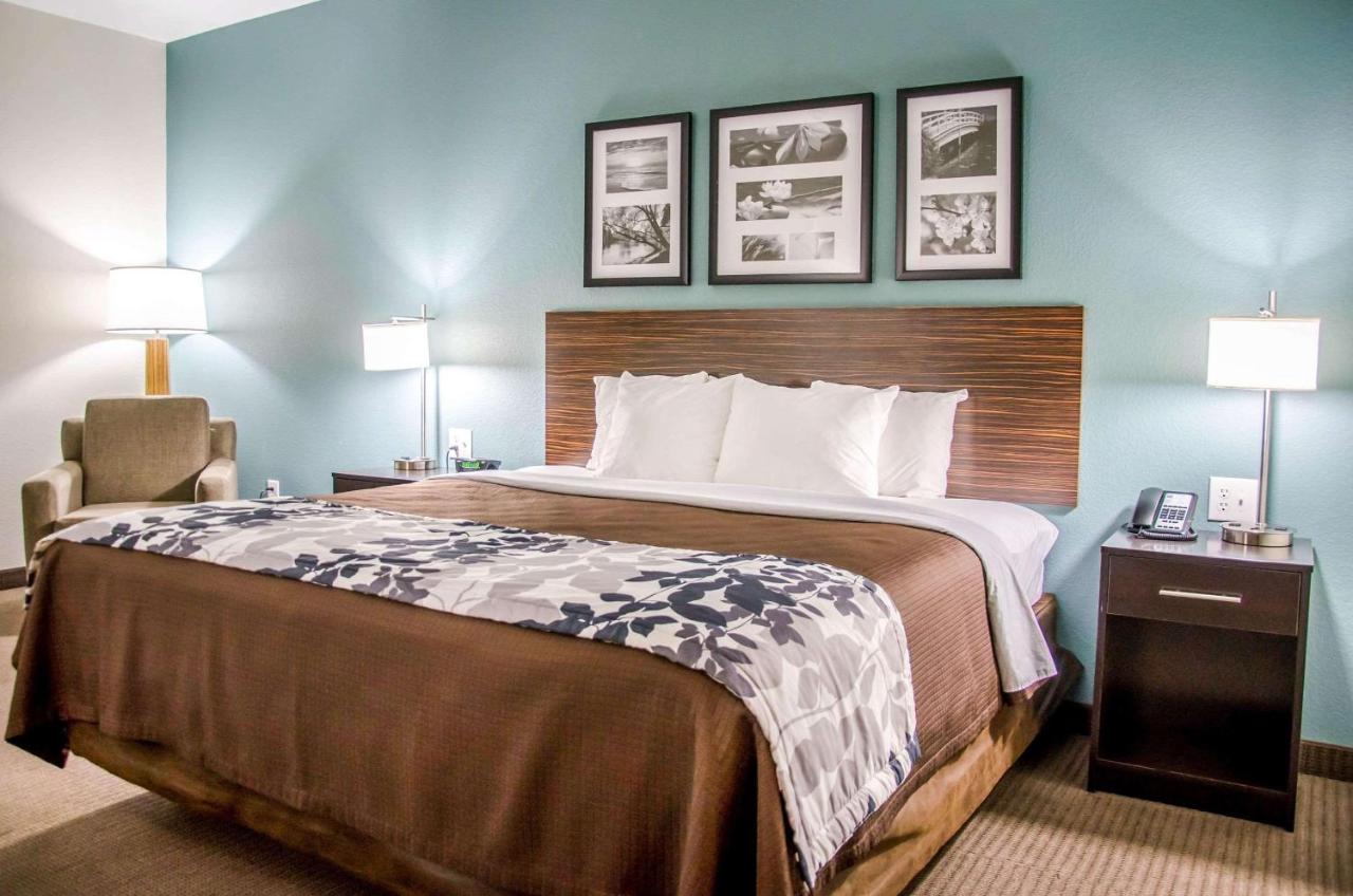 King Suite with Kitchenette - Non-Smoking at Sleep Inn & Suites Center