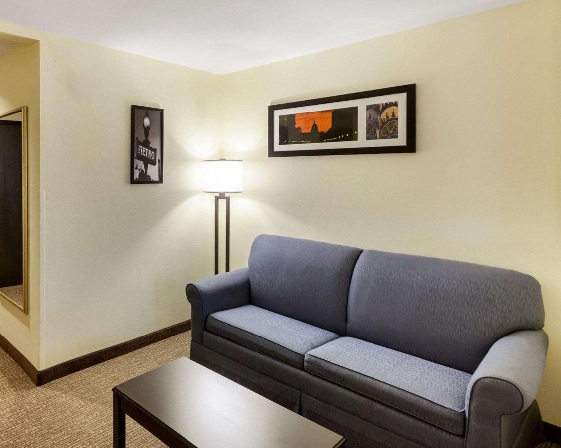 King Suite at Comfort Inn & Suites Texas Hill Country