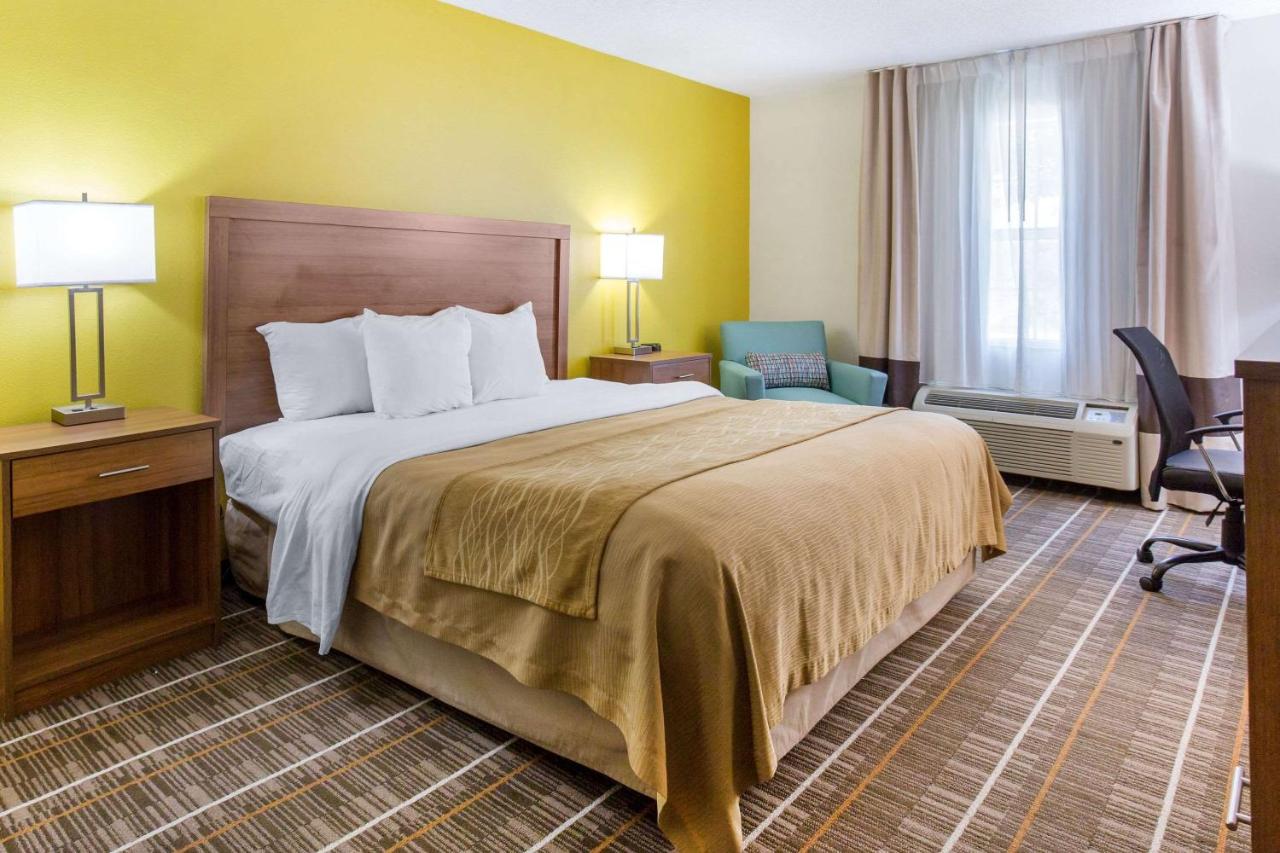 King Room - Non-Smoking at Holiday Inn Express Winchester South-Stephens City by IHG