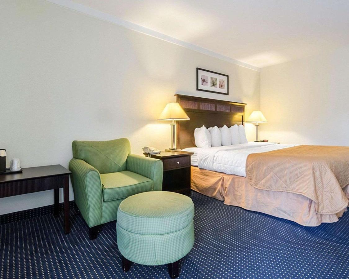 King Room - Accessible/Non-Smoking at Rodeway Inn & Suites Williamsburg Central