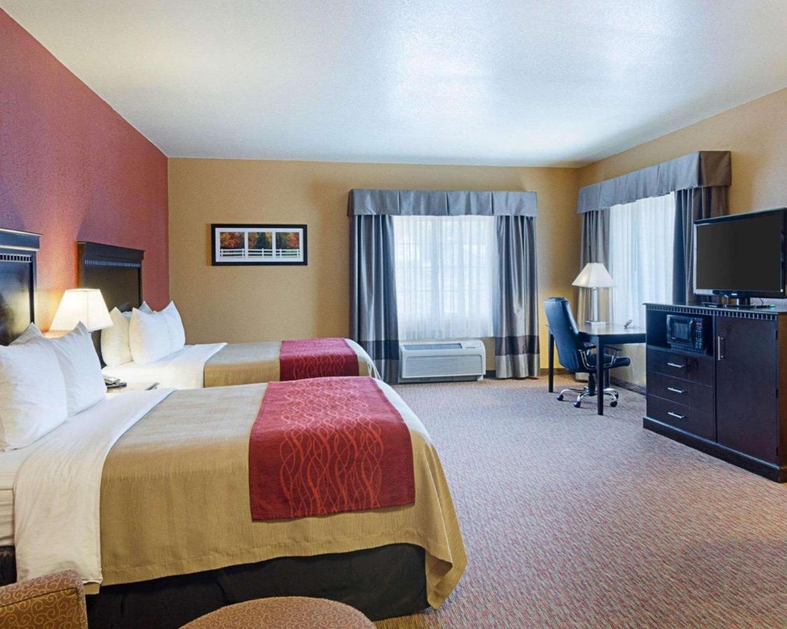 Standard Queen Room with Two Queen Beds - Non-Smoking at Comfort Inn & Suites Orange - Montpelier