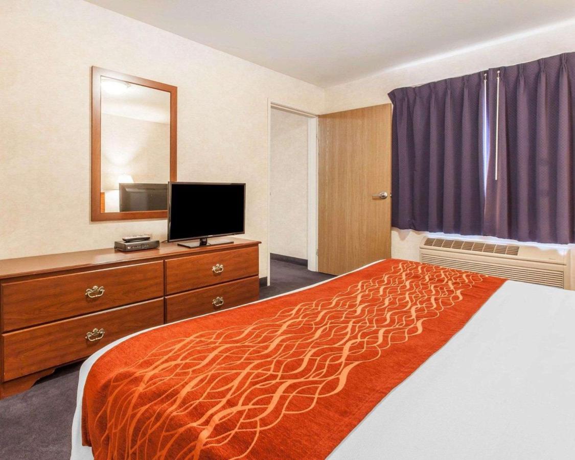 King Suite - Non-Smoking at Holiday Inn Express & Suites Tumwater – Olympia by IHG