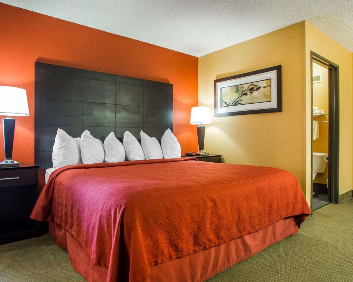 King Suite - Non-Smoking at Quality Inn & Suites