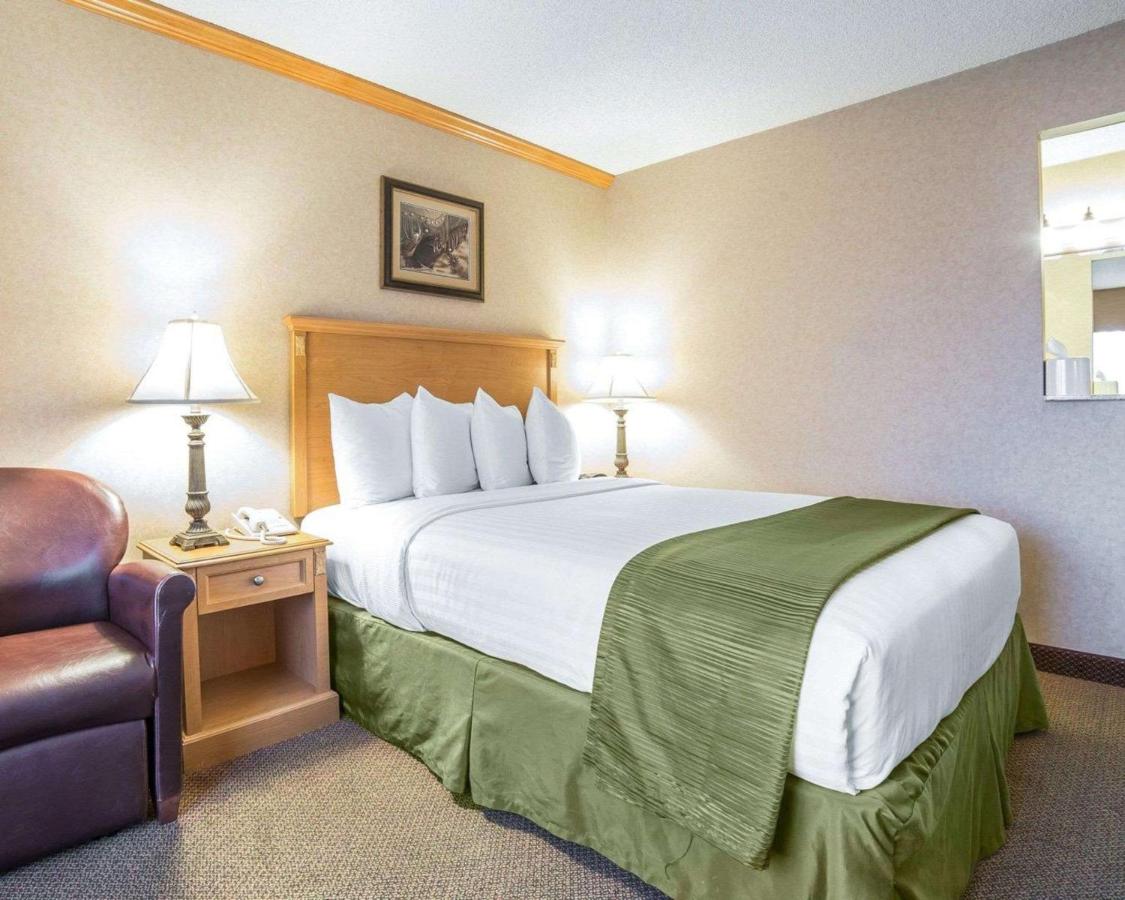 Queen Room - Non-Smoking at Quality Inn & Suites Casper near Event Center