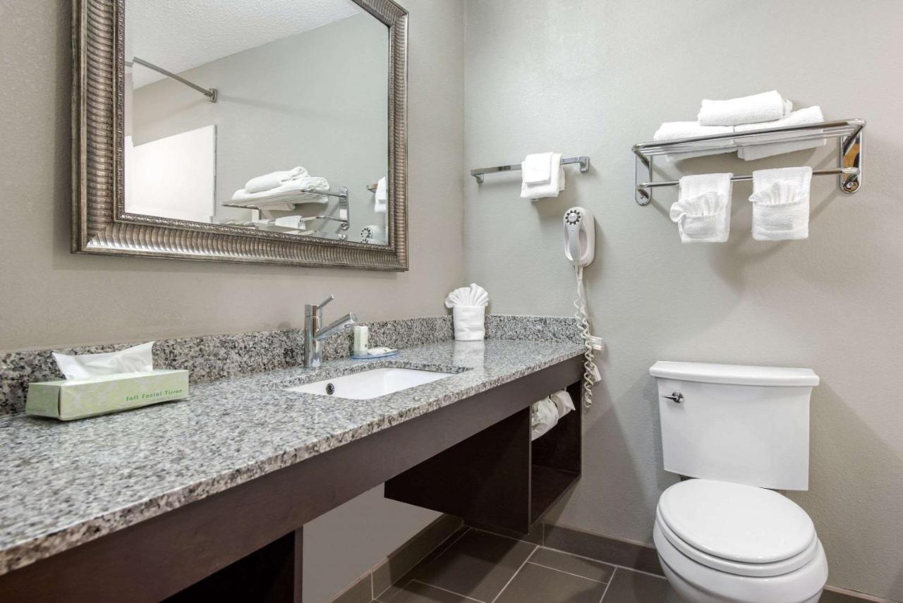 King Suite with Spa Bath - Non-Smoking at Quality Inn & Suites Brownsburg - Indianapolis West