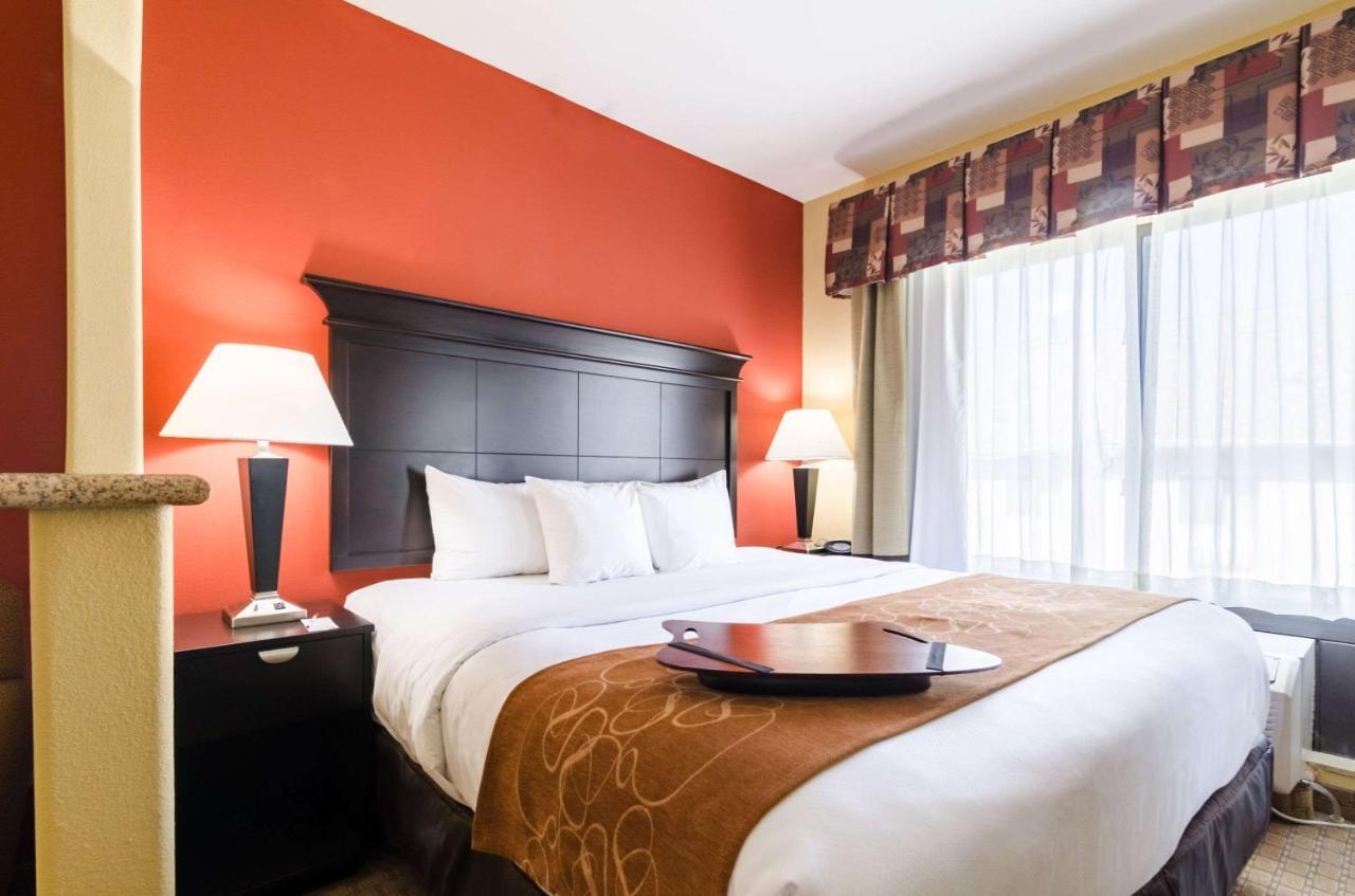 Executive King Suite - Non-Smoking at Comfort Suites Salina South