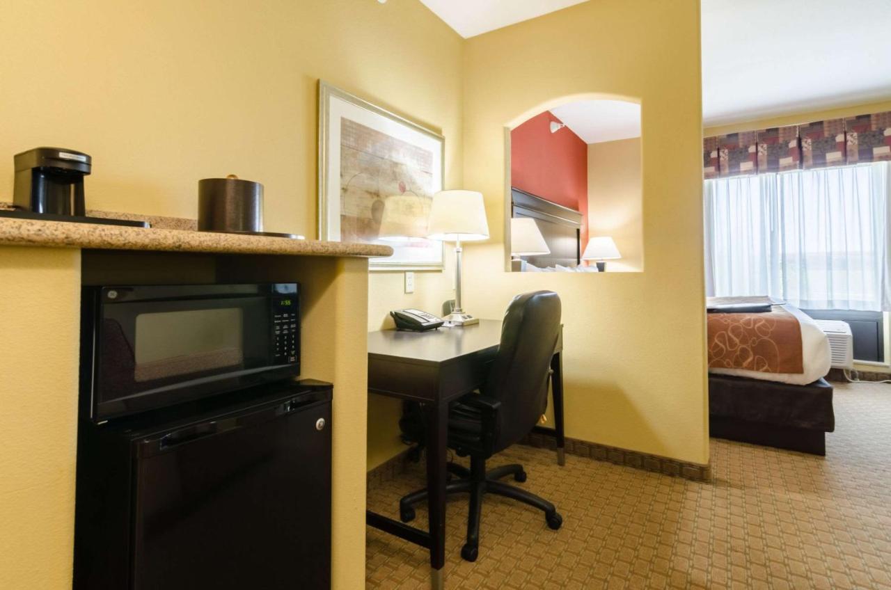 Executive King Suite - Non-Smoking at Comfort Suites Salina South