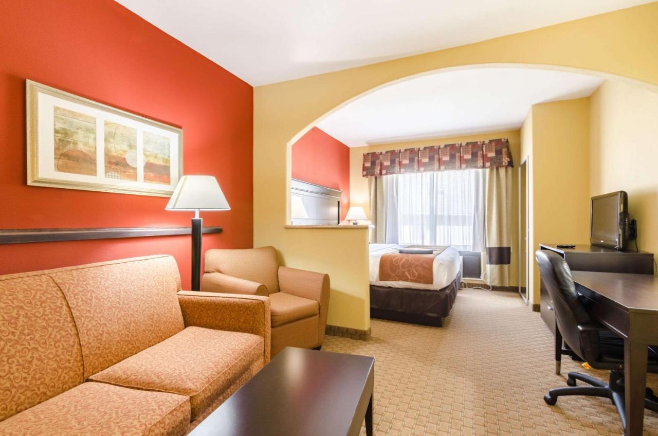 Executive King Suite - Non-Smoking at Comfort Suites Salina South