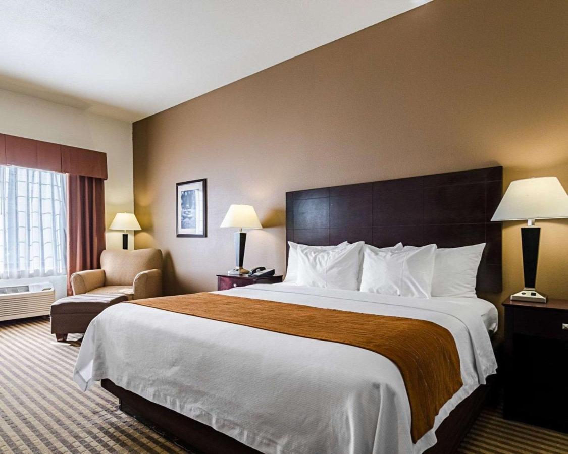 King Room - Non-Smoking at Comfort Inn & Suites Lawrence - University Area