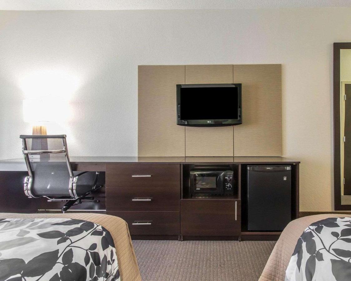 Queen Room with Two Queen Beds - Non-Smoking at Sleep Inn & Suites Middlesboro