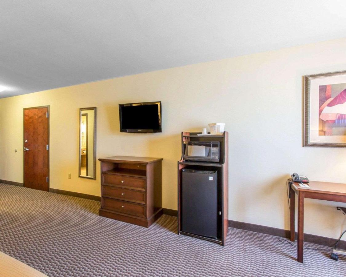 Standard King Room - Non-Smoking  at Comfort Inn & Suites Madisonville