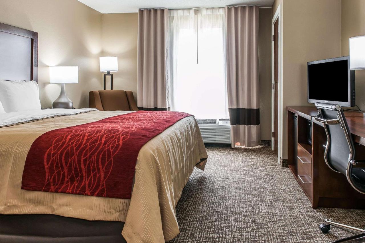 King Room - Disability Access/Non-Smoking at Comfort Inn & Suites Mount Sterling