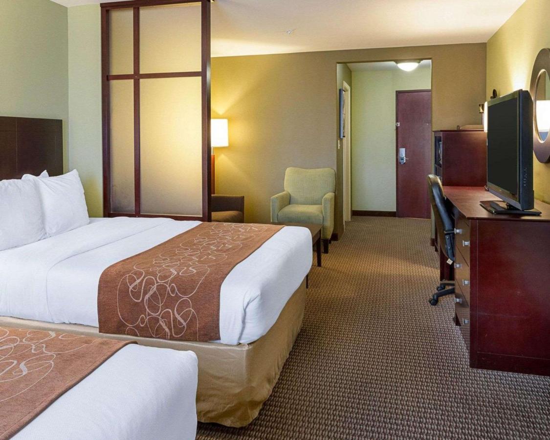 Queen Suite with Two Queen Beds - Non-Smoking at Comfort Suites Harvey - New Orleans West