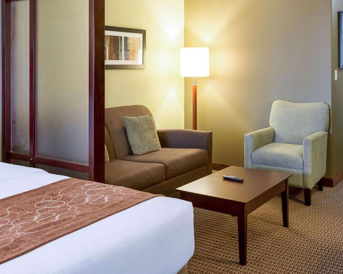 Queen Suite with Two Queen Beds - Non-Smoking at Comfort Suites Harvey - New Orleans West