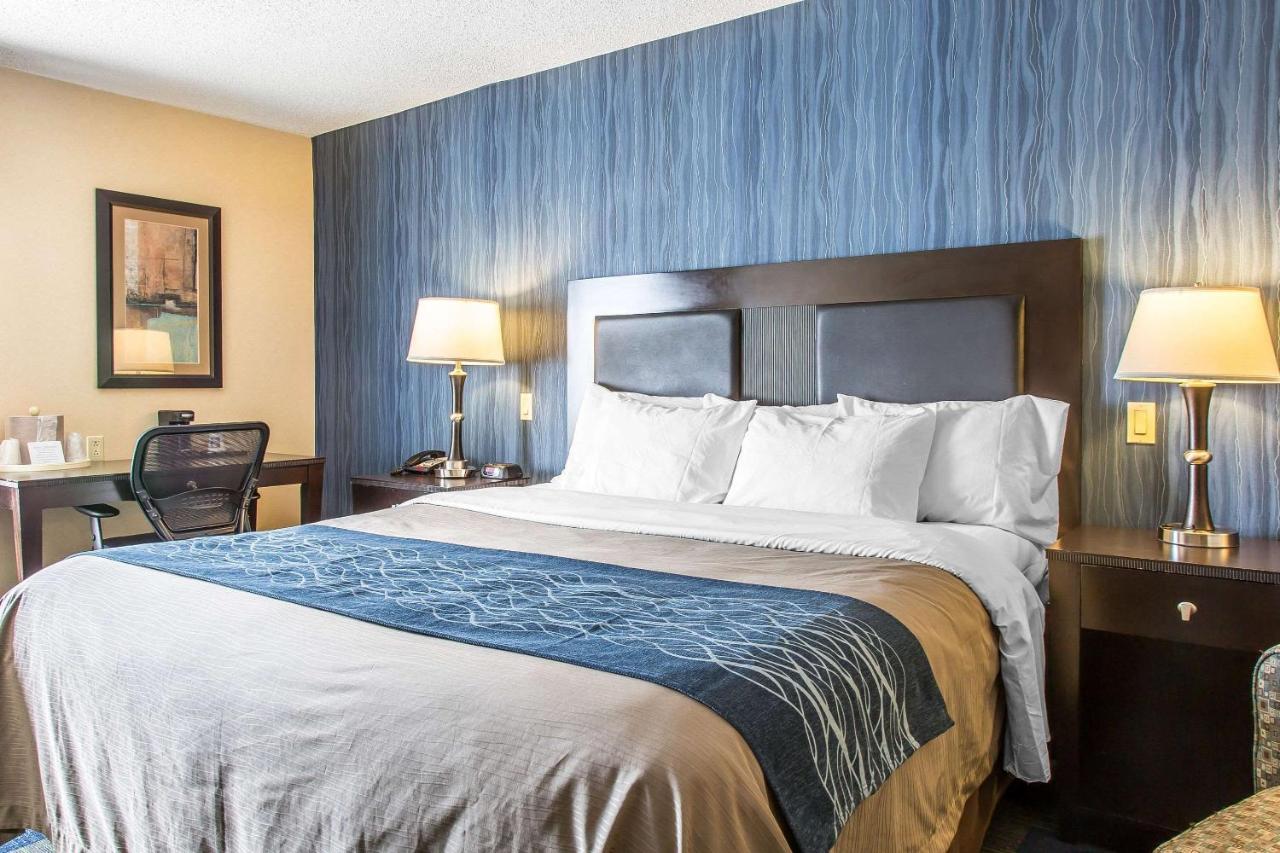 King Room - Accessible/Non-Smoking at Comfort Inn & Suites Meriden East