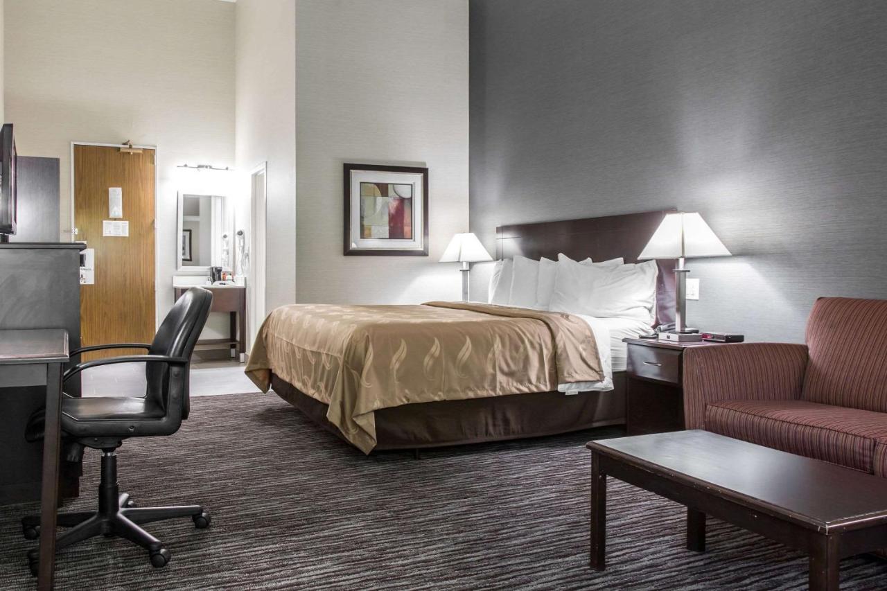 King Suite - Non-Smoking at Danbury Inn & Suites