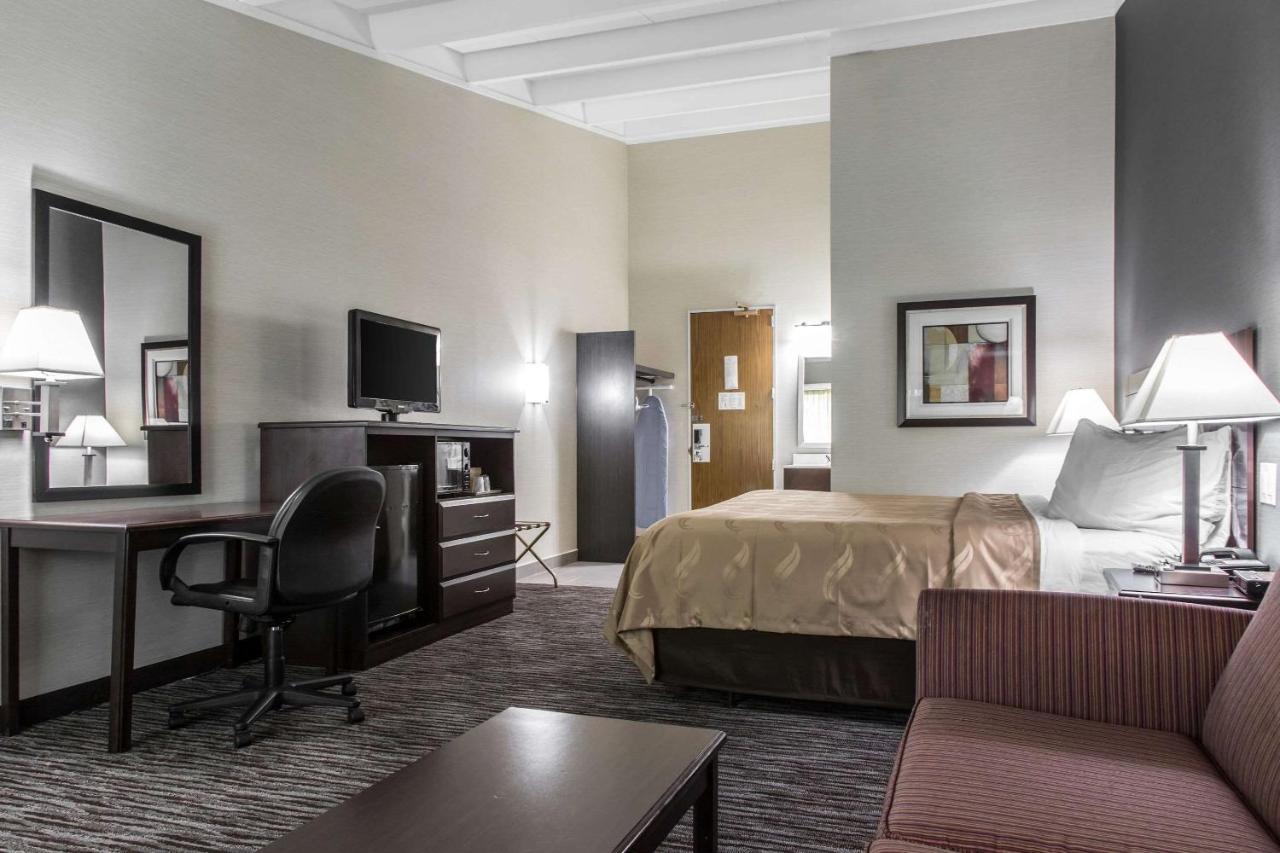 King Suite - Non-Smoking at Danbury Inn & Suites