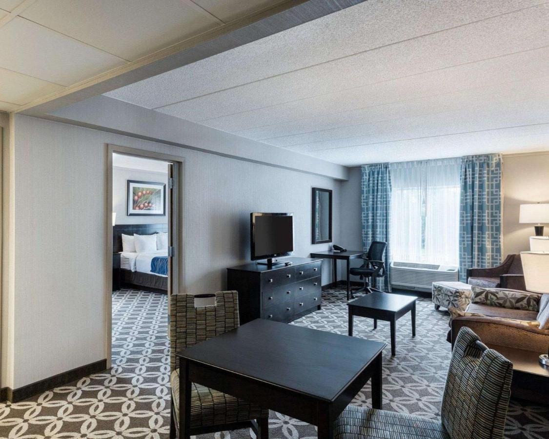 One King Bed Suite at Comfort Inn Rehoboth Beach