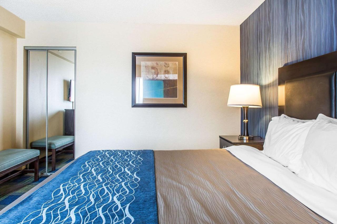 King Suite - Accessible/Non-Smoking at Comfort Inn & Suites Meriden East
