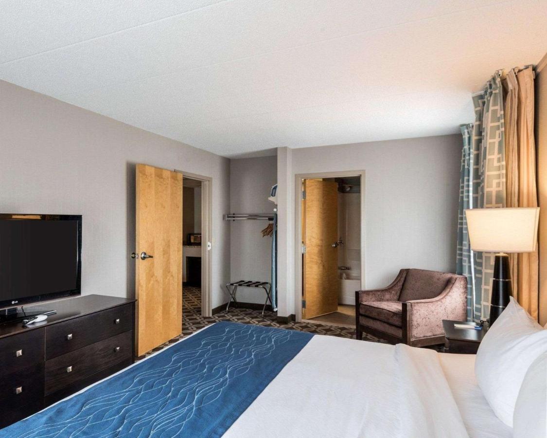 One King Bed Suite at Comfort Inn Rehoboth Beach