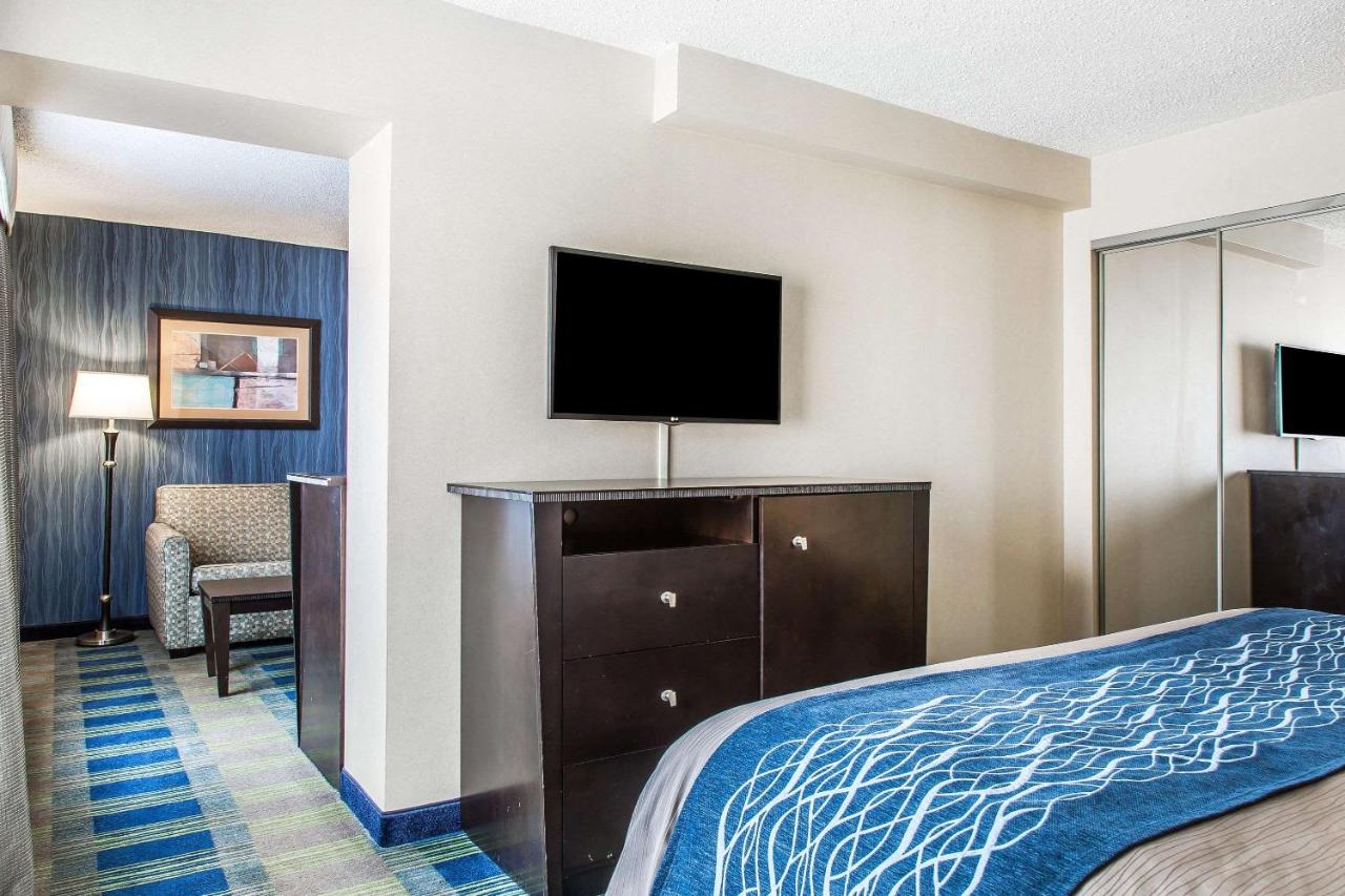 King Suite - Accessible/Non-Smoking at Comfort Inn & Suites Meriden East