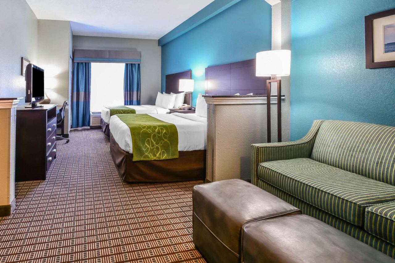 Queen Suite with Two Queen Beds - Non-Smoking at Comfort Suites Tampa - Brandon
