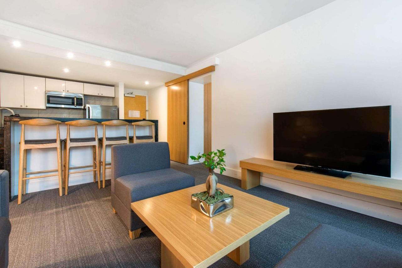 King Suite with Garden View at West Wing Hotel, an Ascend Hotel Collection Member