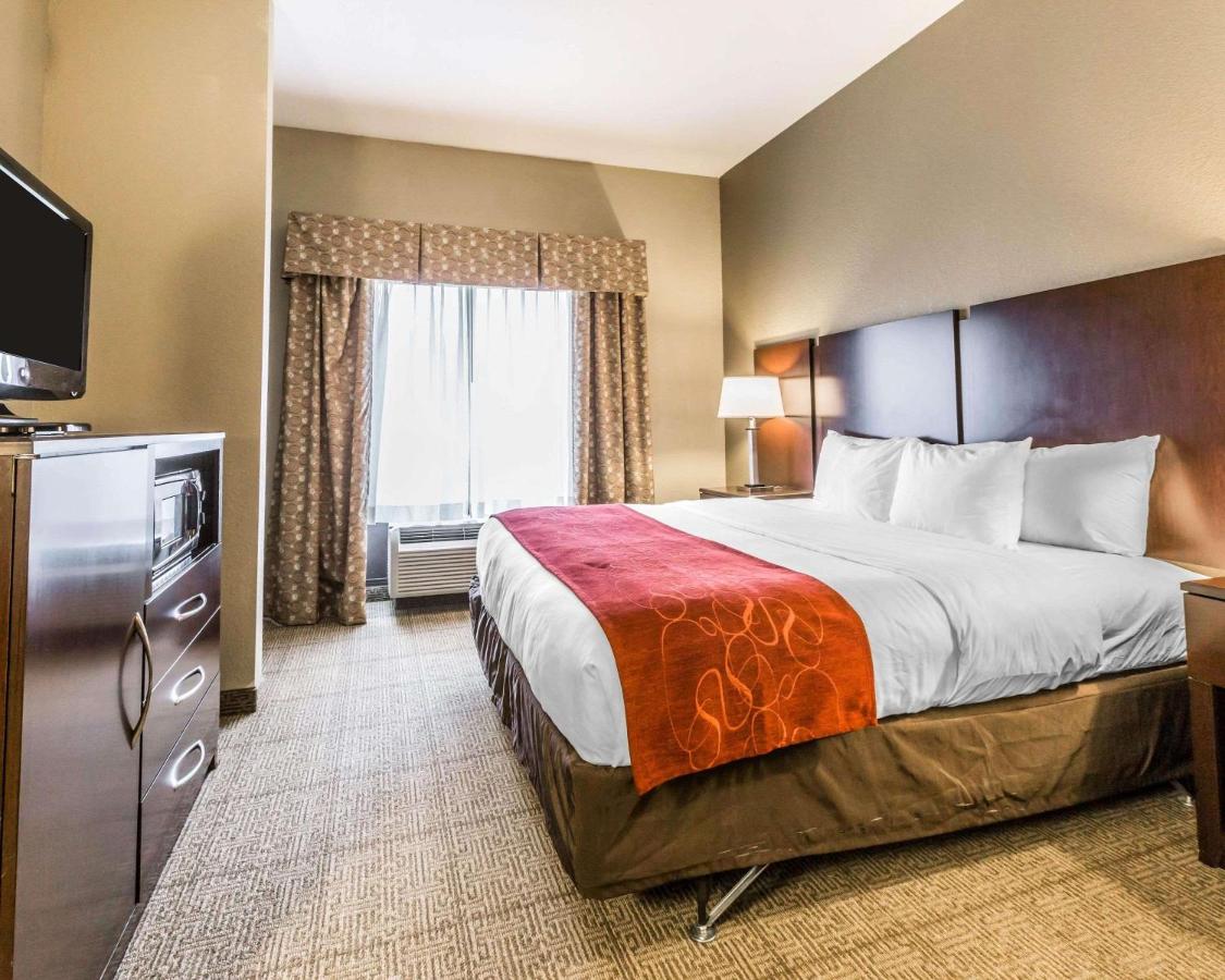 King Suite - Accessible/Non-Smoking at Comfort Suites Commerce