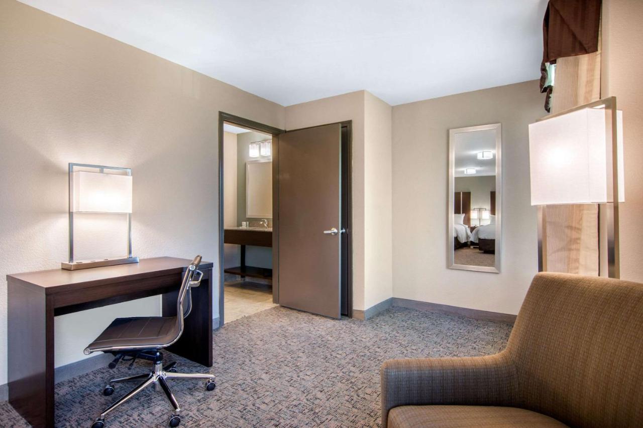 Queen Room with Two Queen Beds - Non-Smoking at Clarion Inn & Suites Atlanta Downtown