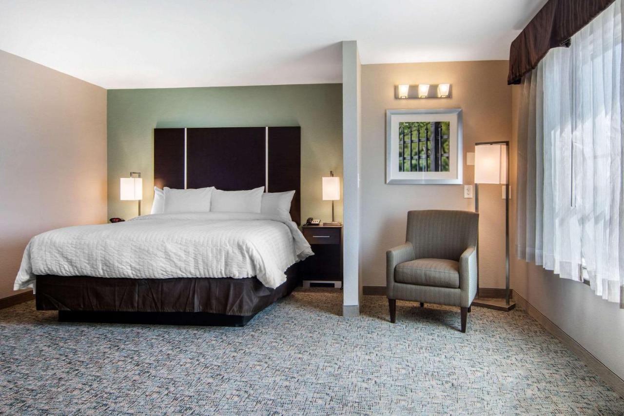 King Room - Non-Smoking at Clarion Inn & Suites Atlanta Downtown