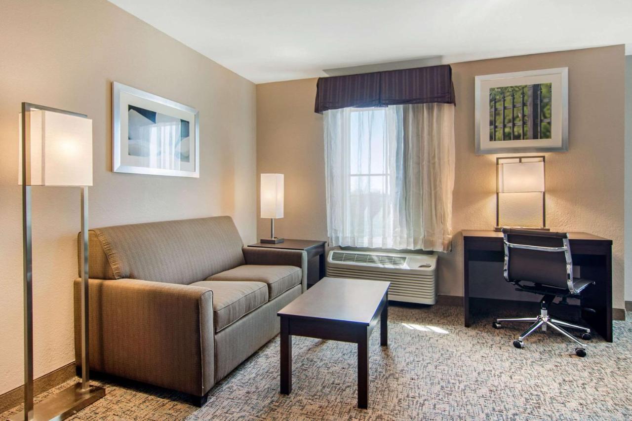 King Suite with Sofa Bed - Non-Smoking at Clarion Inn & Suites Atlanta Downtown
