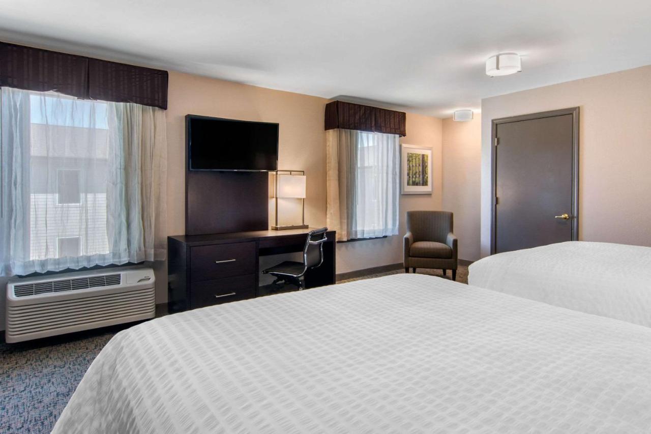 Queen Suite with Two Queen Beds and Sofa Bed - Non-Smoking at Clarion Inn & Suites Atlanta Downtown