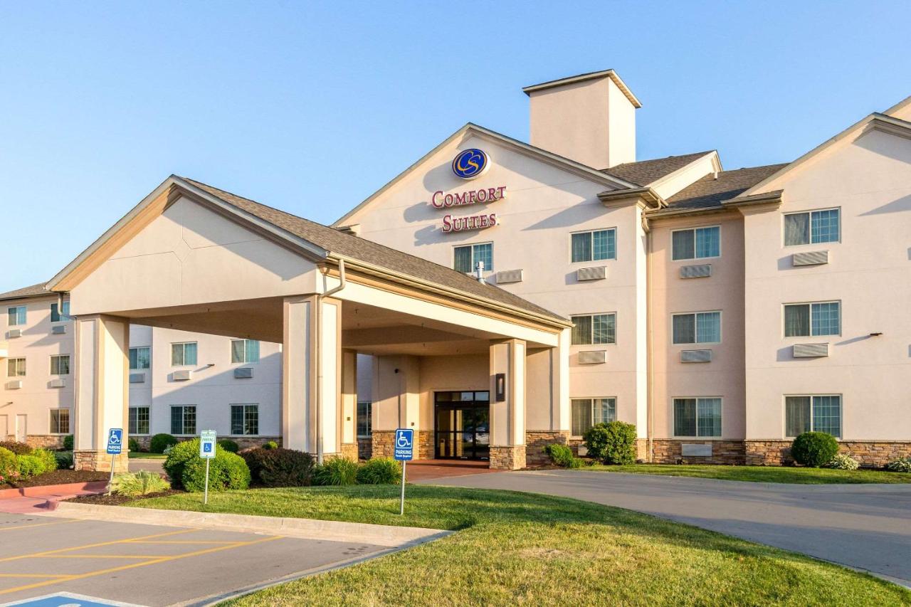King Suite - Non-Smoking at Comfort Suites Burlington